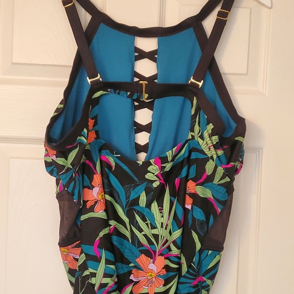 Plus Size Bathing Suite - Picture 2 of 5